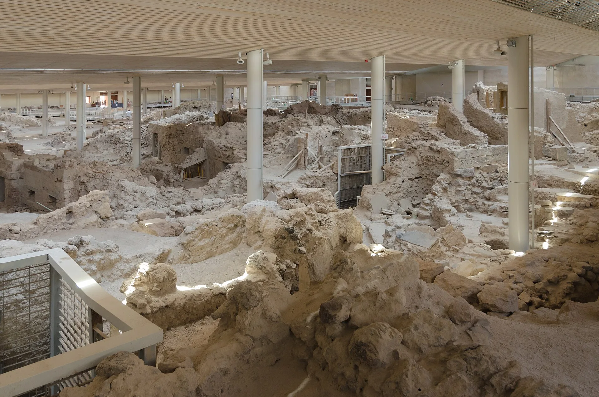 Jour 3 : Akrotiri, plages noires et vignobles